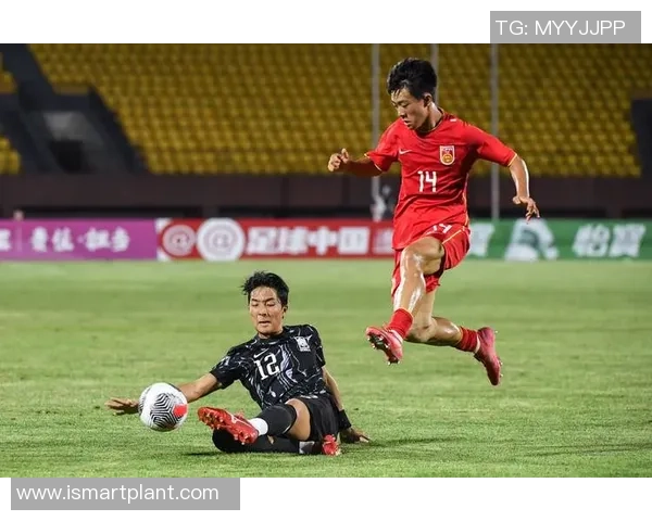 中国足球队在国际友谊赛中逆袭获胜，展现新阵容活力与战术调整
