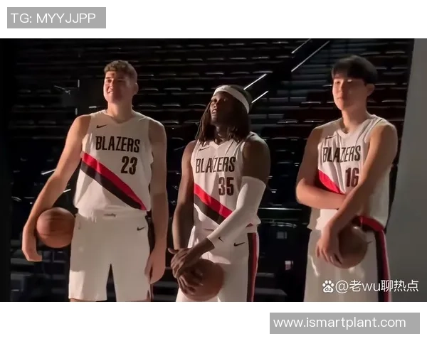 爵士客场鏖战开拓者双方激战四节上演逆转好戏 爵士客场鏖战开拓者双方激战四节上演逆转好戏